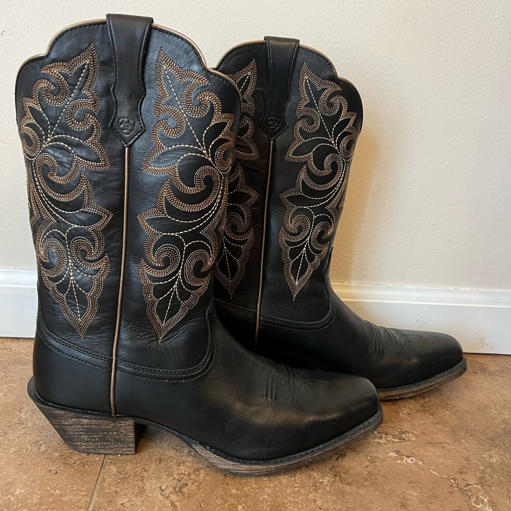 Women’s Ariat boots